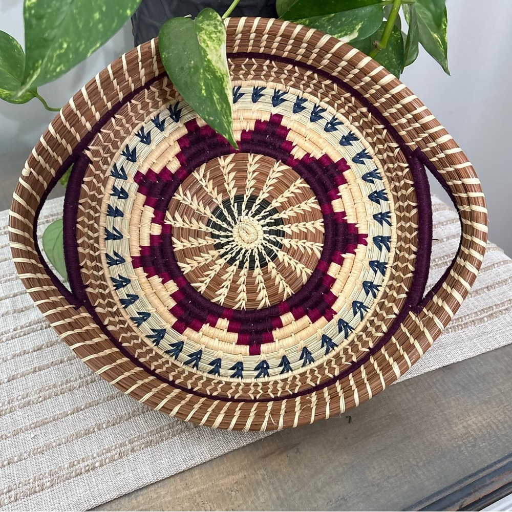 Chumil Handwoven Guatemalan Fair trade Multicolor Star Basket Tray 9” like new